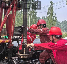 华北油田X井液压整形服务现场